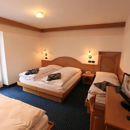 Arnica Hotel 3*
