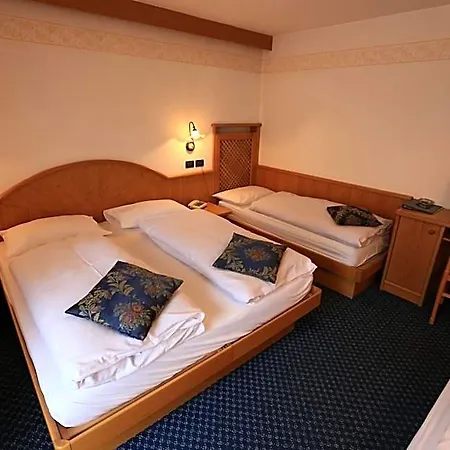 Arnica Hotel 3*