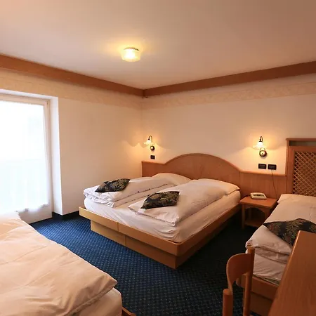 Hotell Arnica Canazei